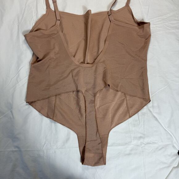 Skims Cami Thong Bodysuit & Low Back Leggings Semi Sheer Size 3X Lot of 3 - Picture 10 of 12